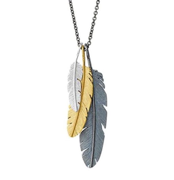 Heiring- FEATHER PENDANT CAMPAIGN 01